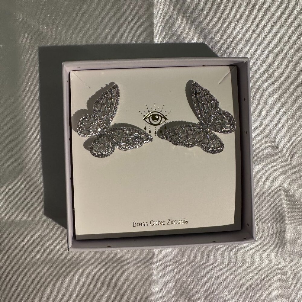✨ Sparkling Butterfly Earrings ✨